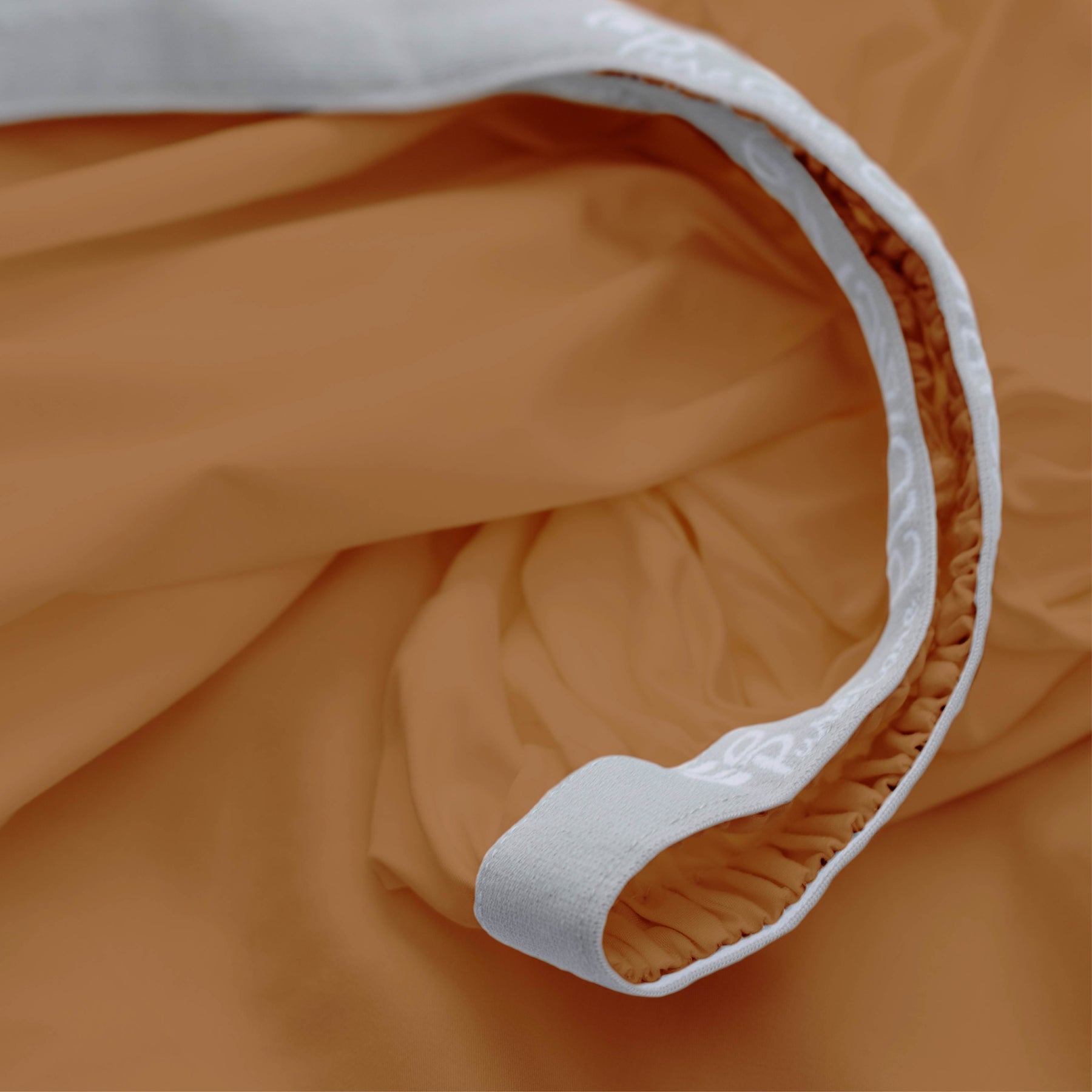 Image showcasing the Precision-Fit® elastic band on the bottom of a Clay Recovery Viscose fitted sheet